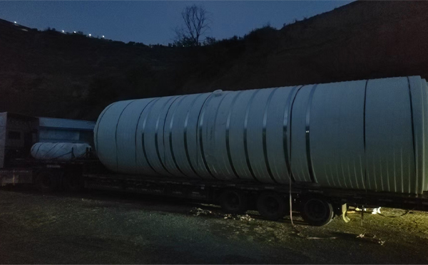 安定圆桶运输途中